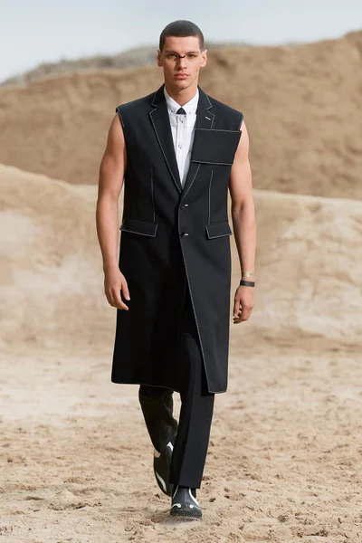 Look 8